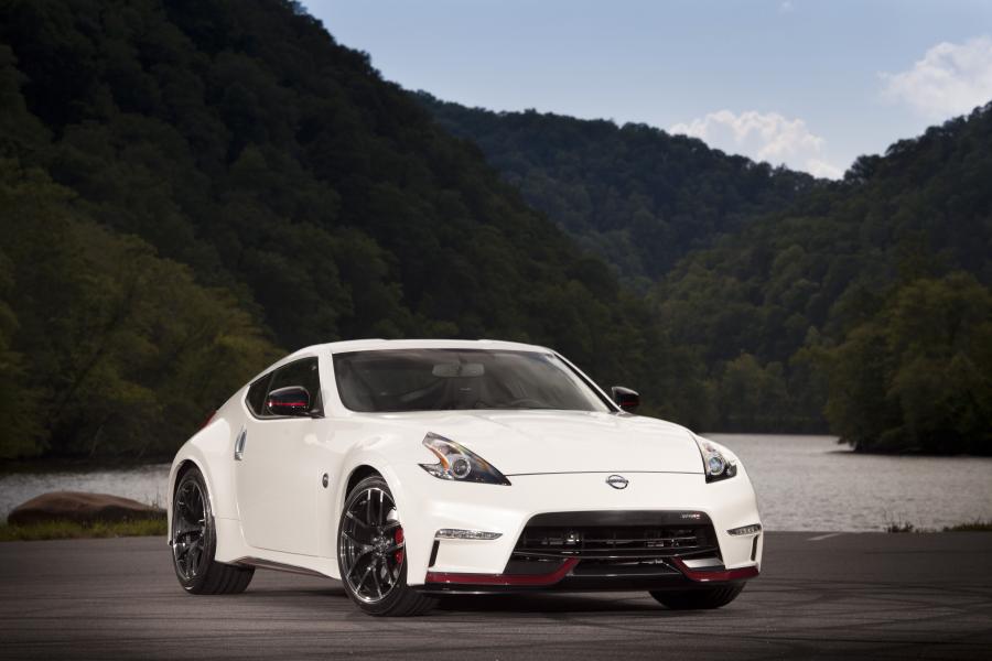  Nissan 370Z Nismo 2015 года  (US) (фото 23 из 62)